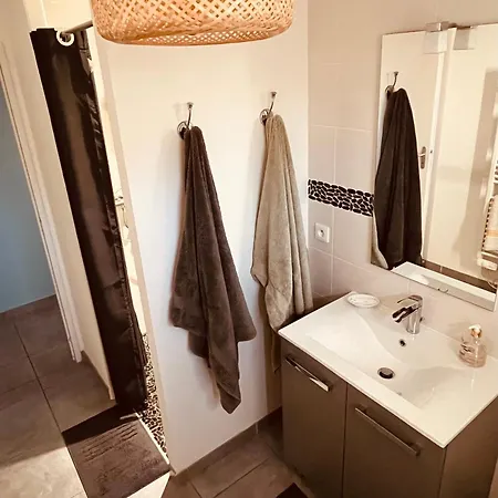 Alojamento de Acomodação e Pequeno-almoço Au Petit Prades - Chambre D'hotes *